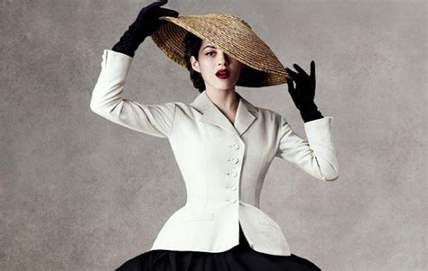 tailleur bar dior perche si ch9sma cosi|Bar Jacket: storia dell'iconica giacca di Dior simbolo di .